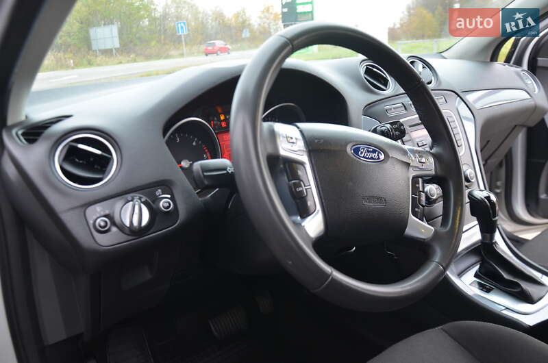 Седан Ford Mondeo 2013 в Дрогобыче