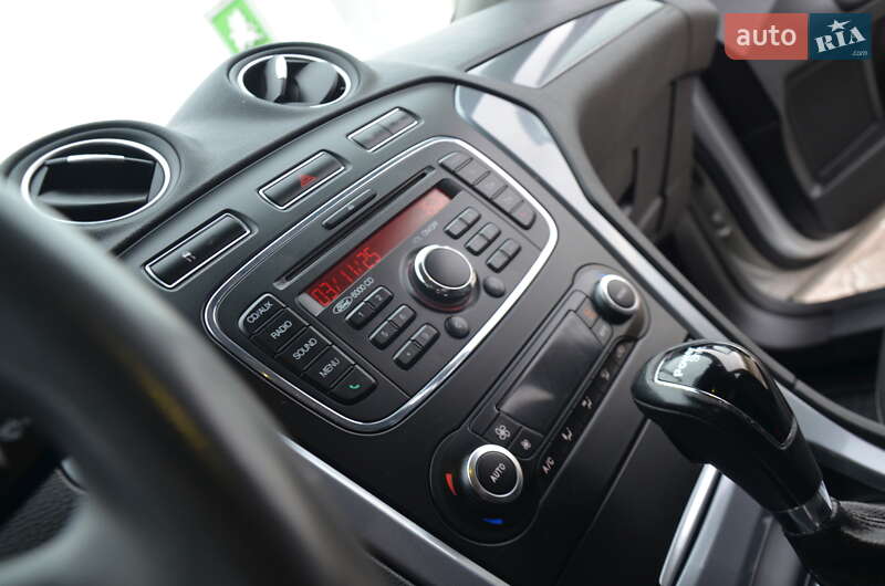 Седан Ford Mondeo 2013 в Дрогобыче