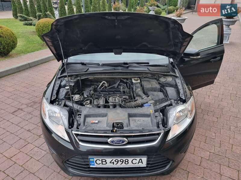 Седан Ford Mondeo 2012 в Стрые