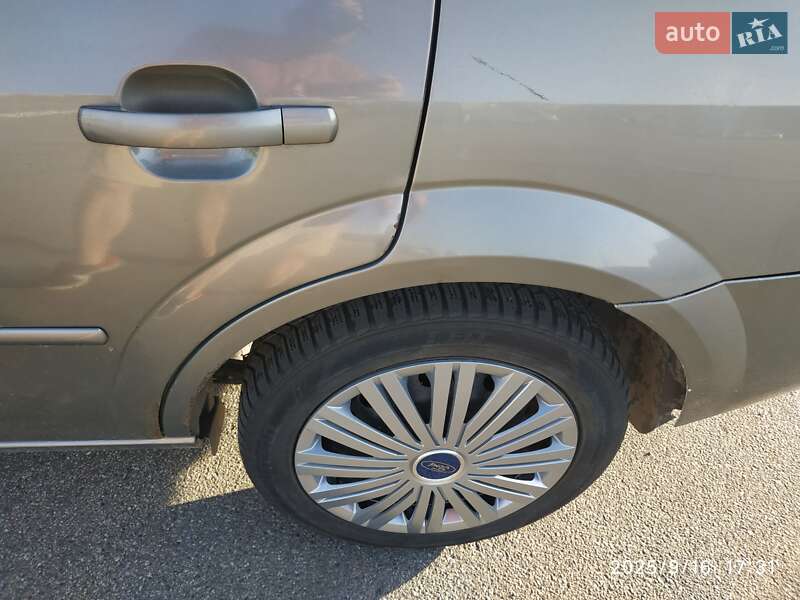 Лифтбек Ford Mondeo 2001 в Киеве