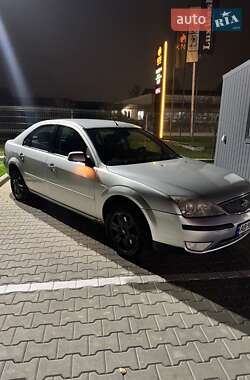 Лифтбек Ford Mondeo 2004 в Виннице