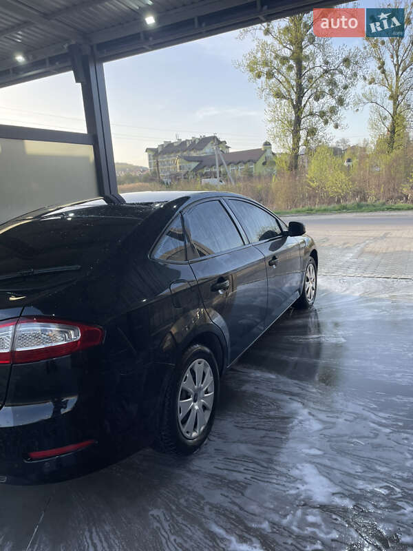 Ліфтбек Ford Mondeo 2014 в Львові