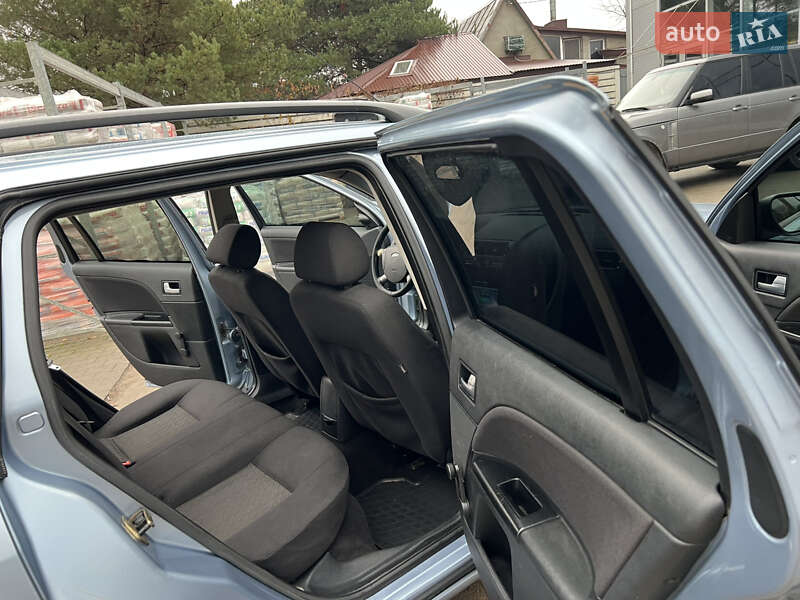 Универсал Ford Mondeo 2004 в Черновцах