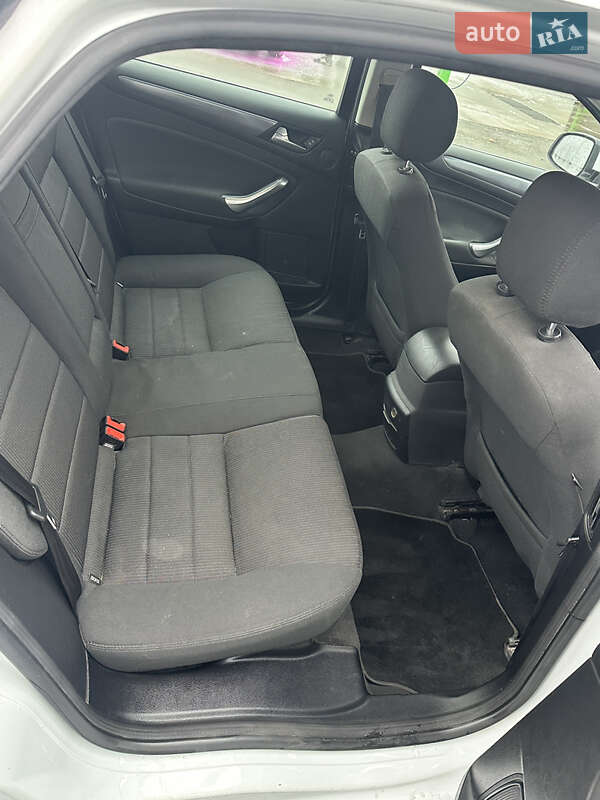 Седан Ford Mondeo 2011 в Киеве