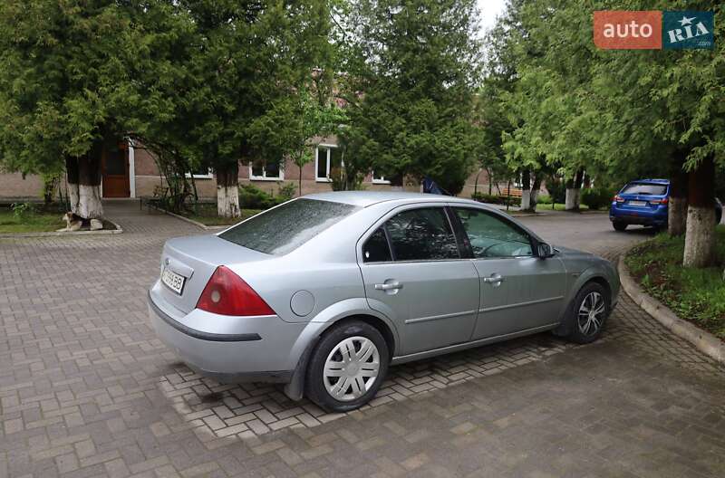 Седан Ford Mondeo 2003 в Долине