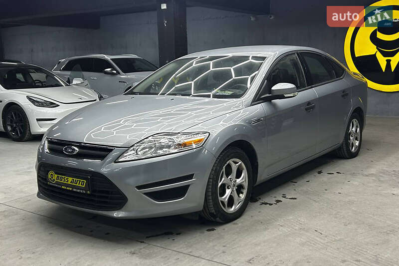 Седан Ford Mondeo 2012 в Черновцах