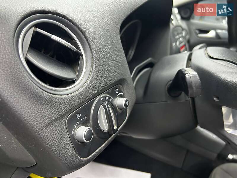 Седан Ford Mondeo 2012 в Черновцах