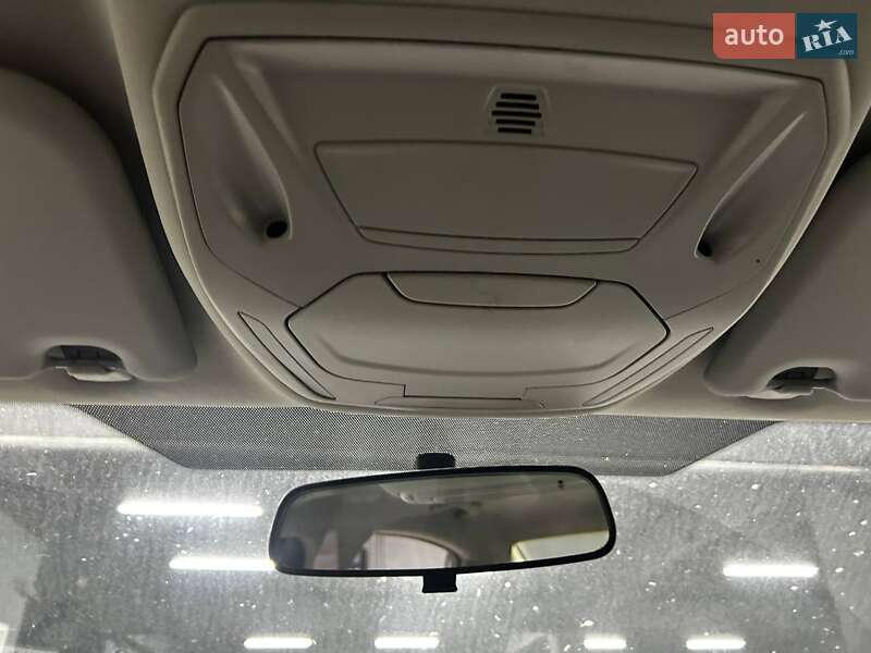 Седан Ford Mondeo 2012 в Черновцах