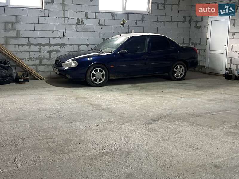 Седан Ford Mondeo 1997 в Самборі