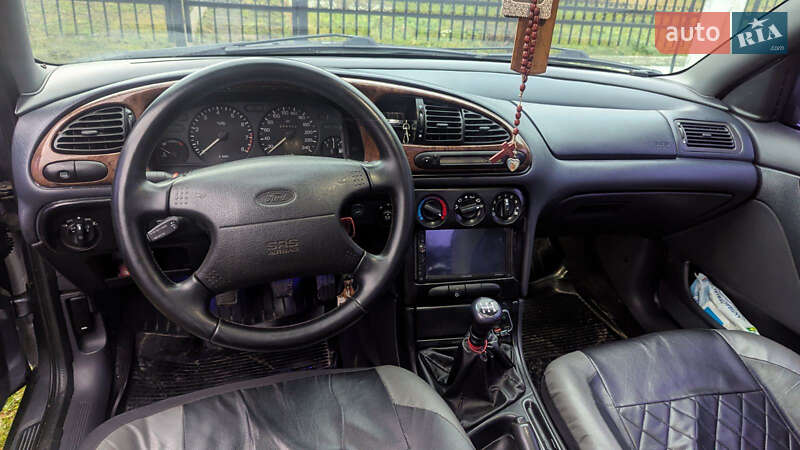 Ліфтбек Ford Mondeo 1996 в Коломиї