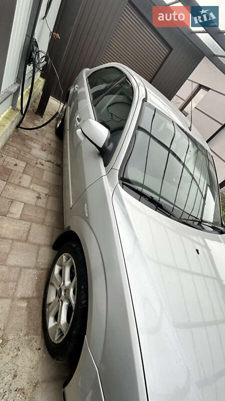 Седан Ford Mondeo 2005 в Киеве