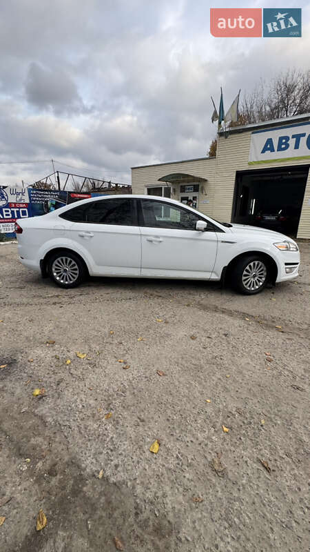 Седан Ford Mondeo 2011 в Никополе