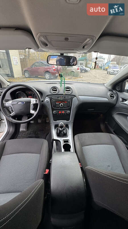 Седан Ford Mondeo 2011 в Никополе