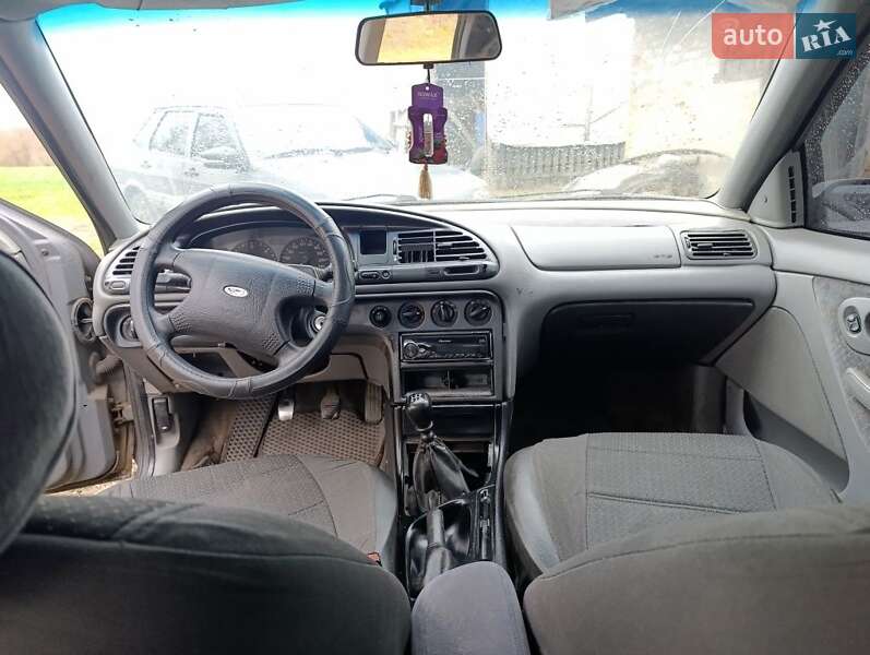 Седан Ford Mondeo 1994 в Черкассах фото 5 Седан Ford Mondeo 1994 в Черкассах