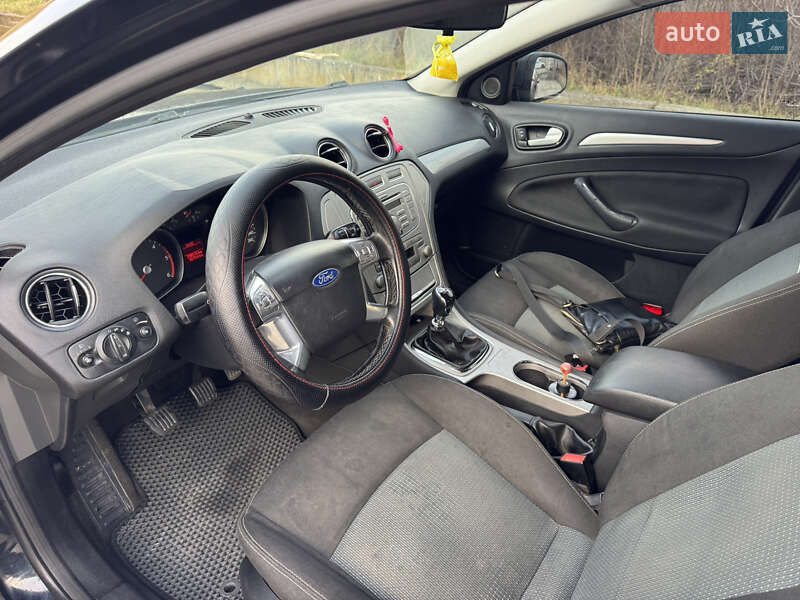 Седан Ford Mondeo 2010 в Стрые