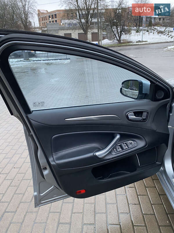 Универсал Ford Mondeo 2010 в Ровно