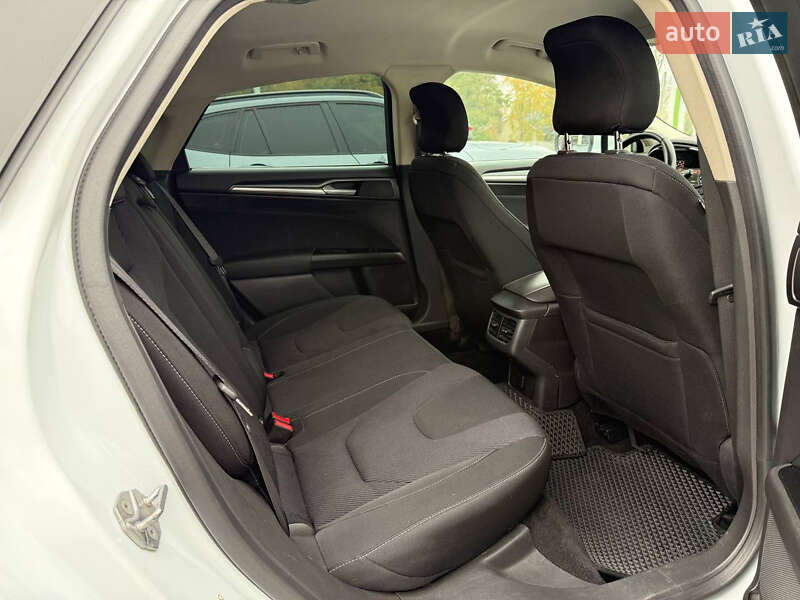 Седан Ford Mondeo 2015 в Житомире