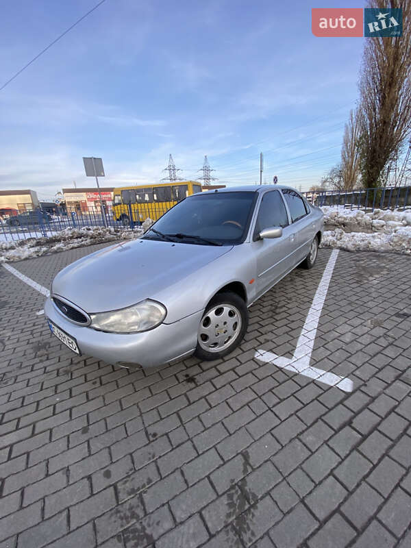 Ліфтбек Ford Mondeo 1997 в Львові