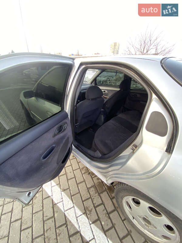 Ліфтбек Ford Mondeo 1997 в Львові
