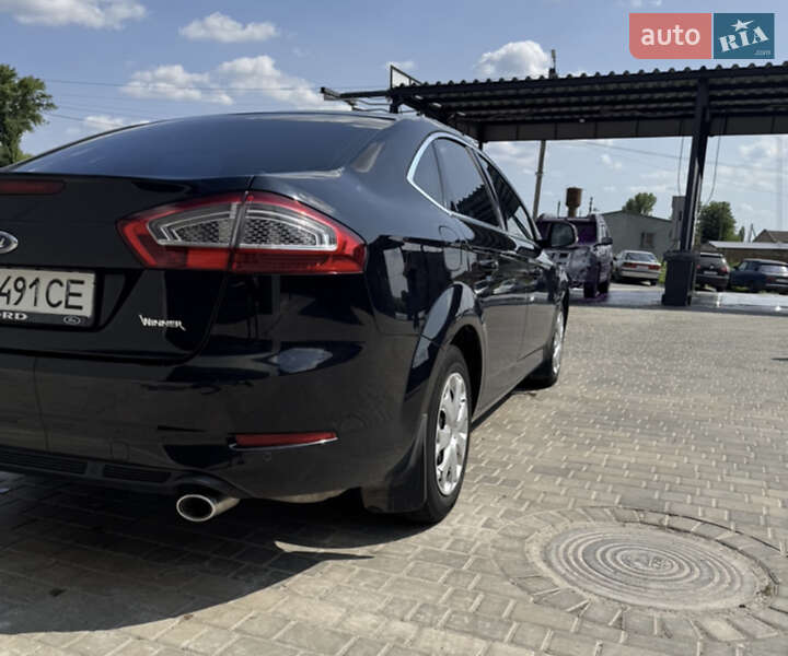 Седан Ford Mondeo 2012 в Звенигородці