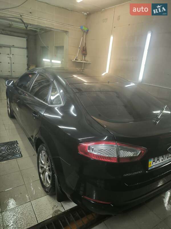Лифтбек Ford Mondeo 2013 в Киеве