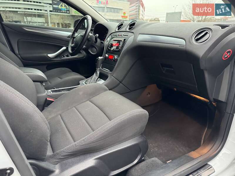 Седан Ford Mondeo 2012 в Дніпрі