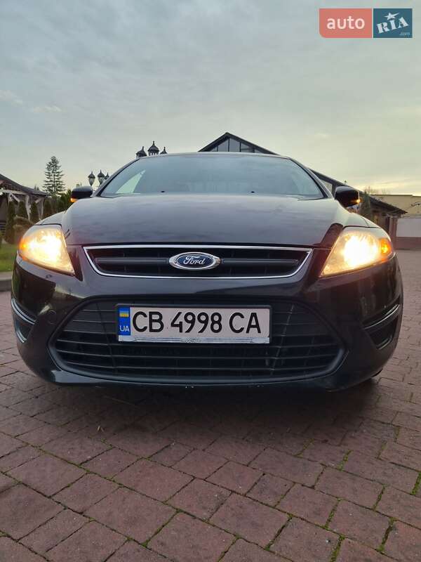 Седан Ford Mondeo 2012 в Стрию