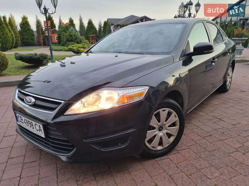 Седан Ford Mondeo 2012 в Стрию