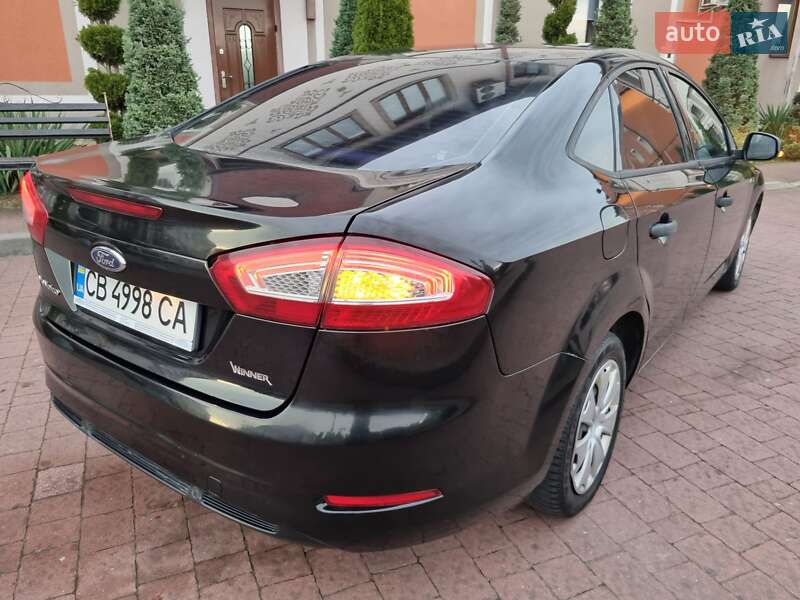 Седан Ford Mondeo 2012 в Стрию