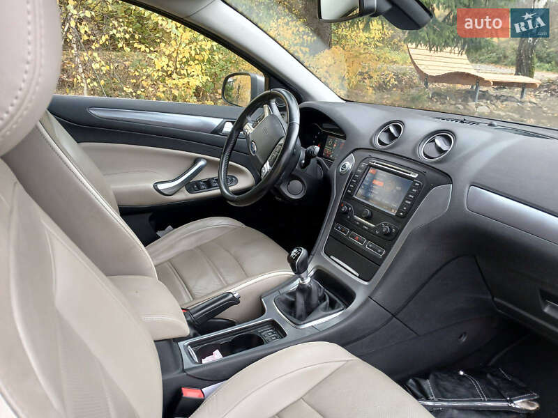 Лифтбек Ford Mondeo 2011 в Ужгороде