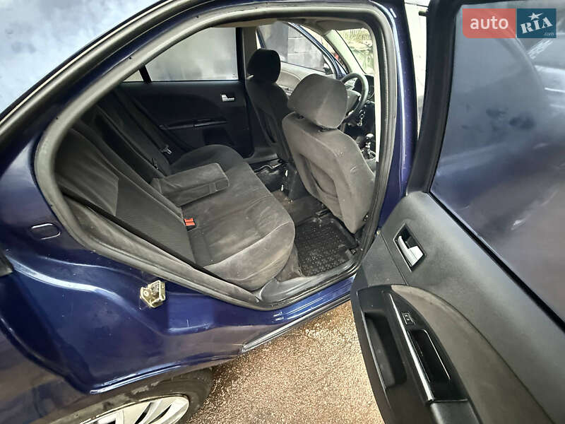 Седан Ford Mondeo 2002 в Коростене