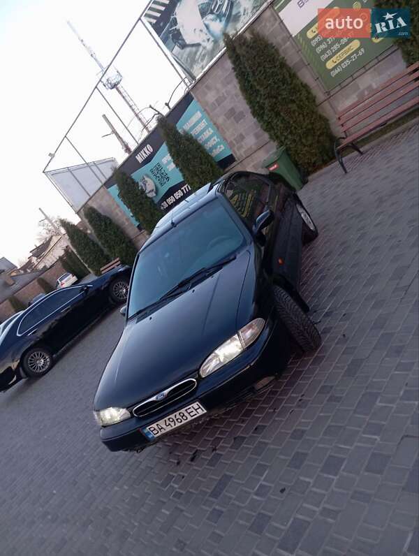 Лифтбек Ford Mondeo 1993 в Кропивницком