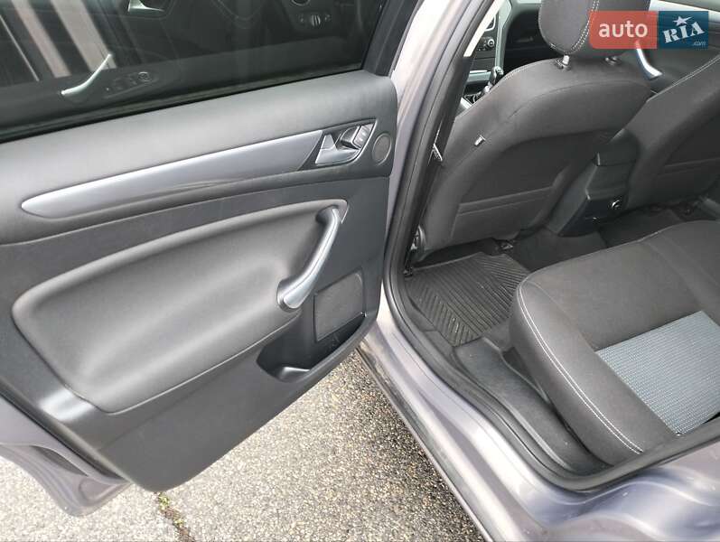 Седан Ford Mondeo 2012 в Днепре