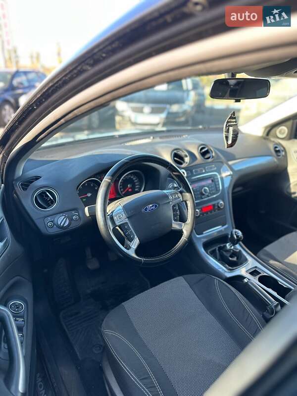 Седан Ford Mondeo 2011 в Белогородке