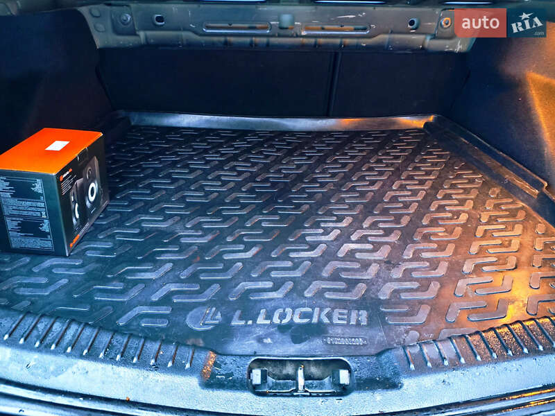 Седан Ford Mondeo 2011 в Глухове