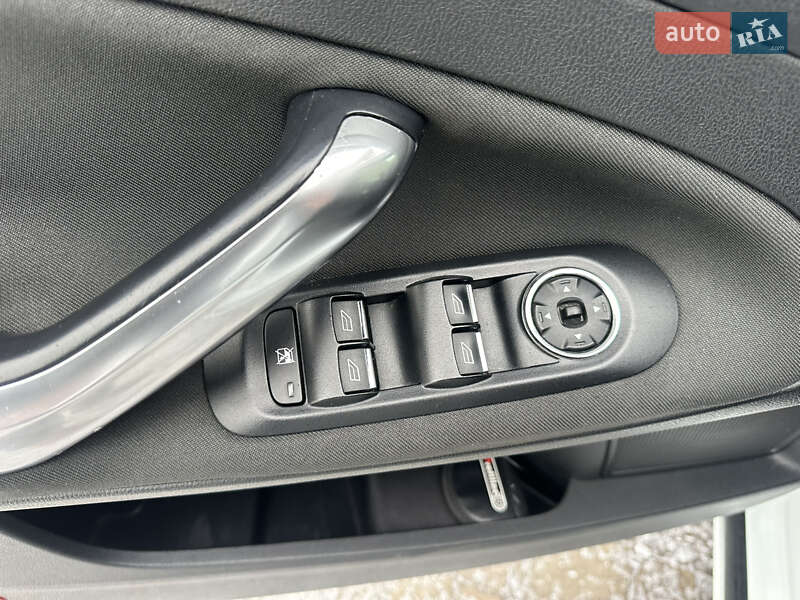 Седан Ford Mondeo 2012 в Мукачево