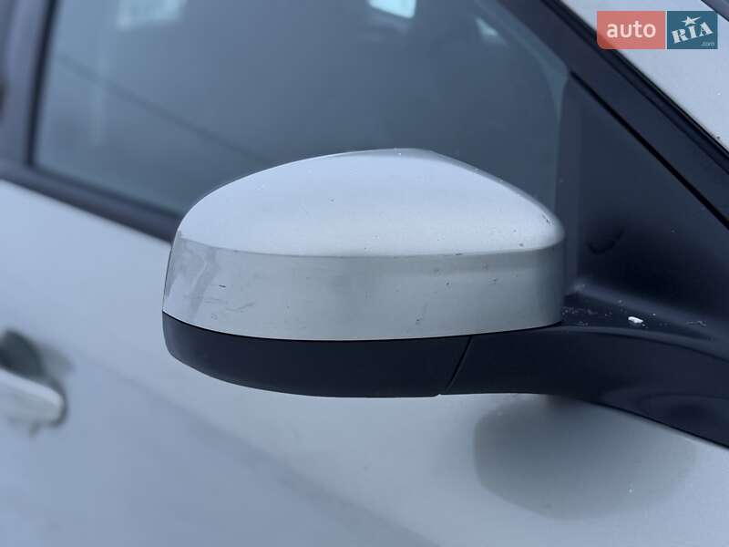 Седан Ford Mondeo 2010 в Ровно