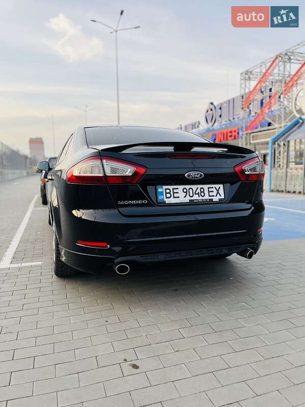 Седан Ford Mondeo 2011 в Первомайске