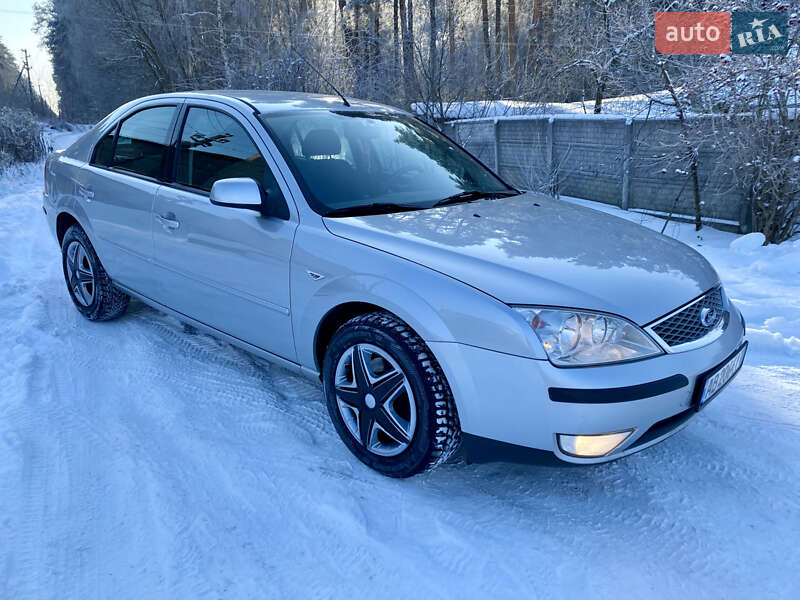 Лифтбек Ford Mondeo 2004 в Житомире
