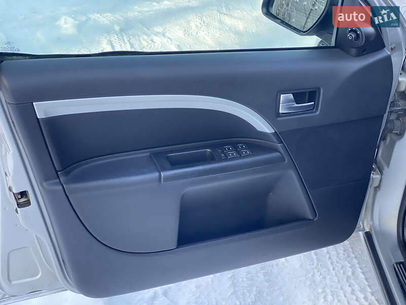 Лифтбек Ford Mondeo 2004 в Житомире