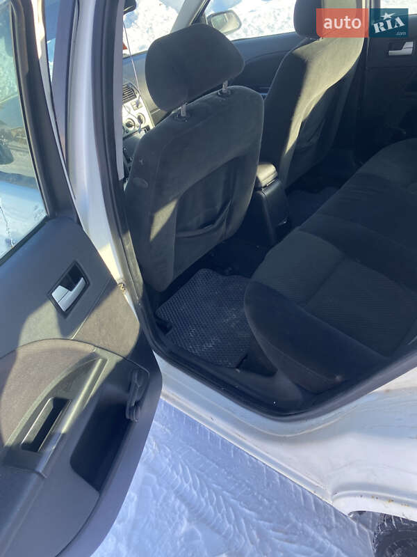 Лифтбек Ford Mondeo 2001 в Микулинцах