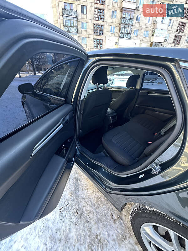 Седан Ford Mondeo 2015 в Новомосковську