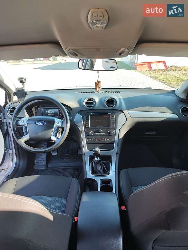 Ліфтбек Ford Mondeo 2013 в Отинії фото 7 Ліфтбек Ford Mondeo 2013 в Отинії