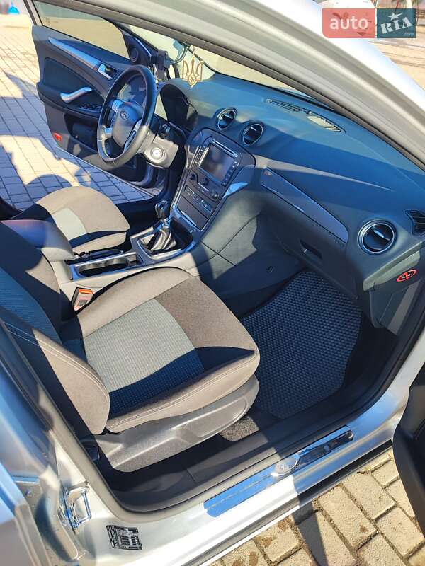 Ліфтбек Ford Mondeo 2013 в Отинії фото 6 Ліфтбек Ford Mondeo 2013 в Отинії