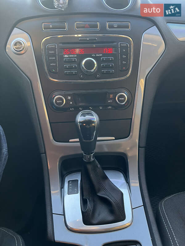 Лифтбек Ford Mondeo 2013 в Львове