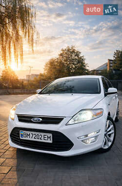 Седан Ford Mondeo 2012 в Хороле
