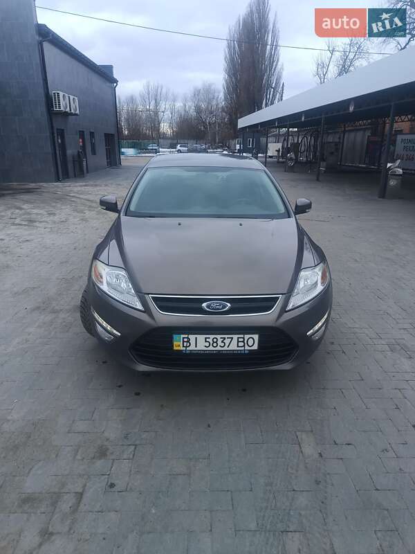 Седан Ford Mondeo 2012 в Лубнах