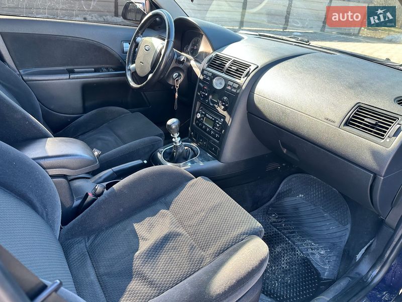 Седан Ford Mondeo 2002 в Чернівцях
