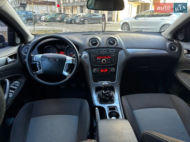 Седан Ford Mondeo 2011 в Хмельницком