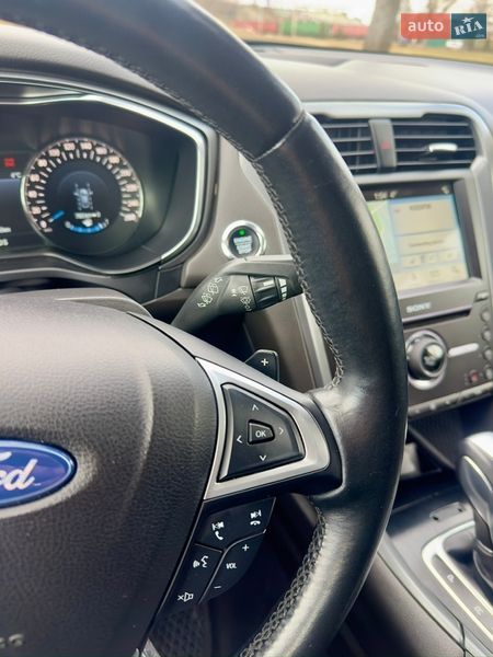 Седан Ford Mondeo 2016 в Киеве